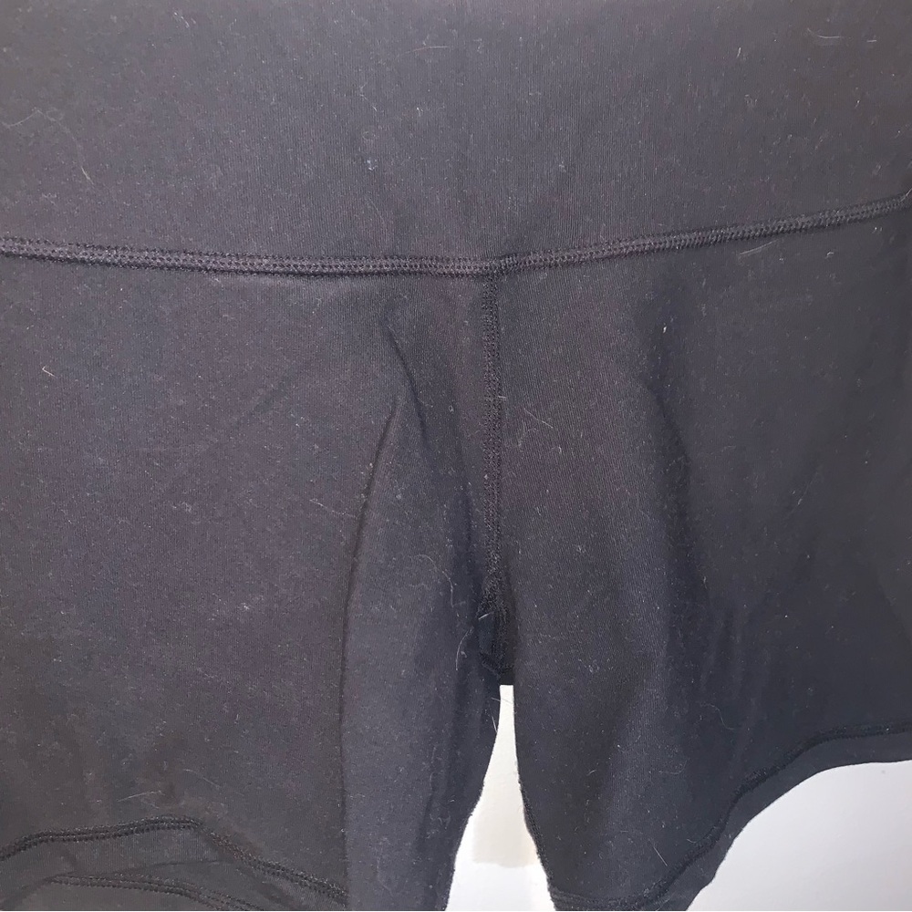 Lululemon Reversible Black Shorts 10 - Picture 8 of 9